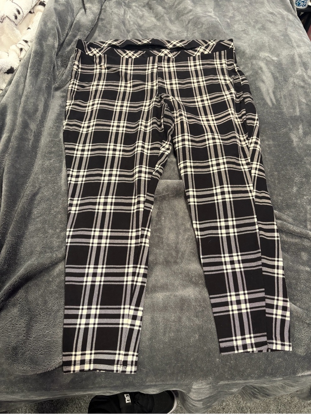 torrid Black & White Plaid Stretch Leggings